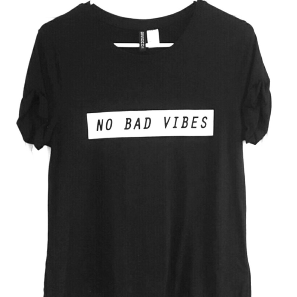 H&M ‘no bad vibes’ tee